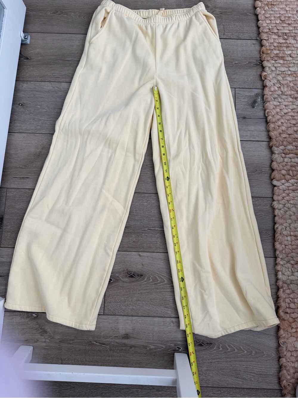 Butter yellow Wide-Leg sweatpants - Picture 5 of 6